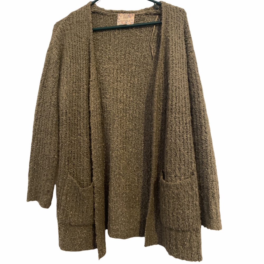 🌸🌷Green cardigan sweater